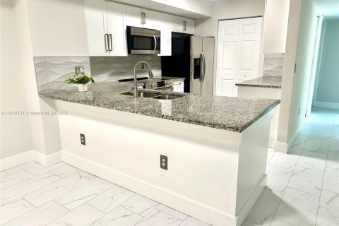 Купить кондоминиум в Нейплс, Флорида 3 спальни, 110.46м2, № 1888995 - фото 14