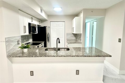 Купить кондоминиум в Нейплс, Флорида 3 спальни, 110.46м2, № 1888995 - фото 16