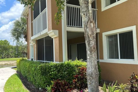 Купить кондоминиум в Нейплс, Флорида 3 спальни, 110.46м2, № 1888995 - фото 1