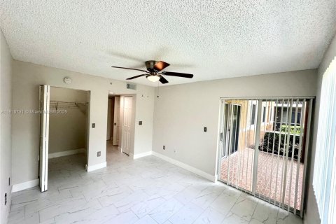 Купить кондоминиум в Нейплс, Флорида 3 спальни, 110.46м2, № 1888995 - фото 24