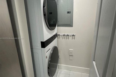 Купить кондоминиум в Нейплс, Флорида 3 спальни, 110.46м2, № 1888995 - фото 17