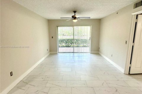 Купить кондоминиум в Нейплс, Флорида 3 спальни, 110.46м2, № 1888995 - фото 19