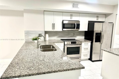 Купить кондоминиум в Нейплс, Флорида 3 спальни, 110.46м2, № 1888995 - фото 9