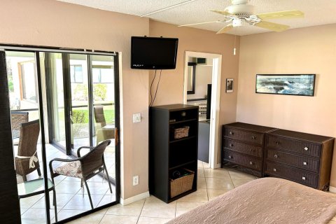 Condo in Boynton Beach, Florida, 2 bedrooms  № 2182719 - photo 16