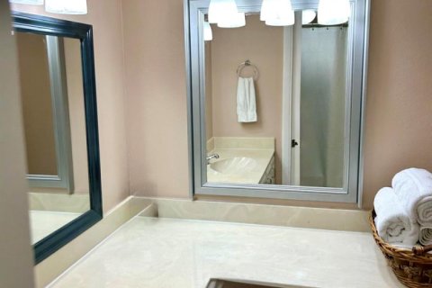 Condo in Boynton Beach, Florida, 2 bedrooms  № 2182719 - photo 12