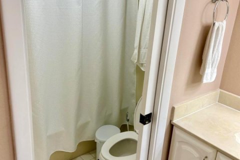 Condo in Boynton Beach, Florida, 2 bedrooms  № 2182719 - photo 13