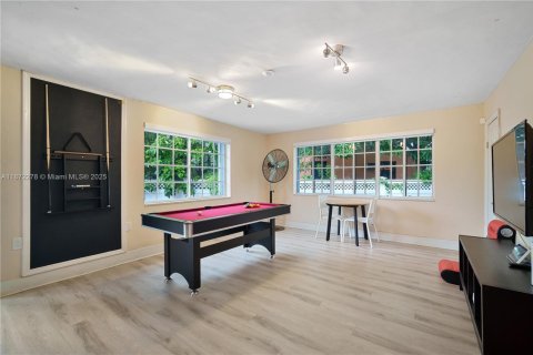 Casa en alquiler en Miami, Florida, 4 dormitorios, 147.16 m2 № 1920469 - foto 13