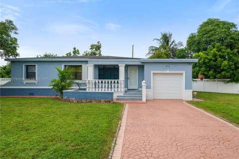 Casa en alquiler en Miami, Florida, 4 dormitorios, 147.16 m2 № 1920469 - foto 6