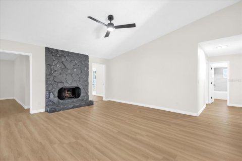 House in Grand Island, Florida 4 bedrooms, 176.42 sq.m. № 1874057 - photo 10