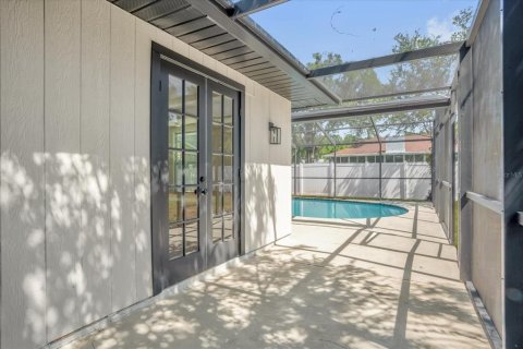 House in Grand Island, Florida 4 bedrooms, 176.42 sq.m. № 1874057 - photo 27
