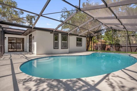 House in Grand Island, Florida 4 bedrooms, 176.42 sq.m. № 1874057 - photo 28
