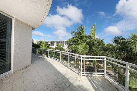 Condominio en alquiler en Sarasota, Florida, 1 dormitorio, 192.96 m2 № 930744 - foto 8