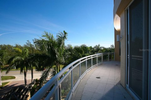 Condominio en alquiler en Sarasota, Florida, 1 dormitorio, 192.96 m2 № 930744 - foto 20