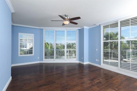 Condominio en alquiler en Sarasota, Florida, 1 dormitorio, 192.96 m2 № 930744 - foto 19