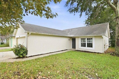 Villa ou maison à louer à Sanford, Floride: 3 chambres, 115.94 m2 № 2383534 - photo 3