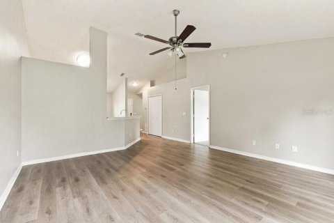 Villa ou maison à louer à Sanford, Floride: 3 chambres, 115.94 m2 № 2383534 - photo 5