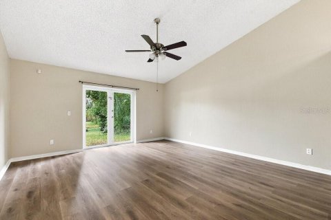Villa ou maison à louer à Sanford, Floride: 3 chambres, 115.94 m2 № 2383534 - photo 4