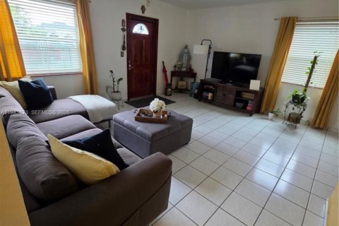 Casa en venta en Miami, Florida, 2 dormitorios, 111.95 m2 № 2000734 - foto 20