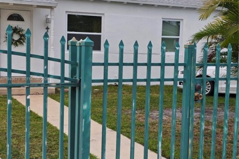Casa en Miami, Florida 2 dormitorios, 111.95 m2 № 2000734