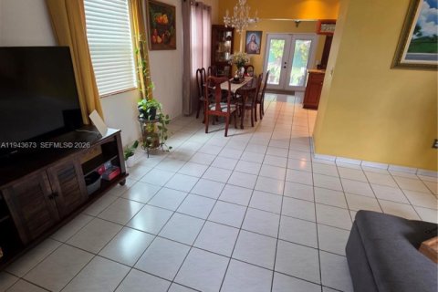 Casa en venta en Miami, Florida, 2 dormitorios, 111.95 m2 № 2000734 - foto 16