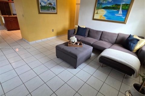 Casa en venta en Miami, Florida, 2 dormitorios, 111.95 m2 № 2000734 - foto 18