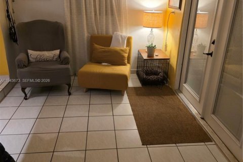 Casa en venta en Miami, Florida, 2 dormitorios, 111.95 m2 № 2000734 - foto 11