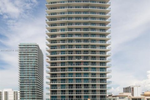 Condominio en venta en Miami, Florida, 49.24 m2 № 2027669 - foto 3