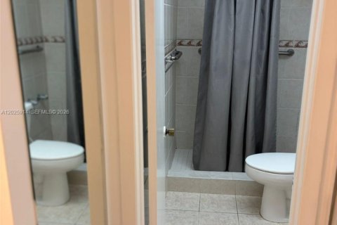 Condo in Miami, Florida, 1 bedroom № 2257487 - photo 15