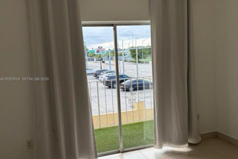Condo in Miami, Florida, 1 bedroom № 2257487 - photo 9