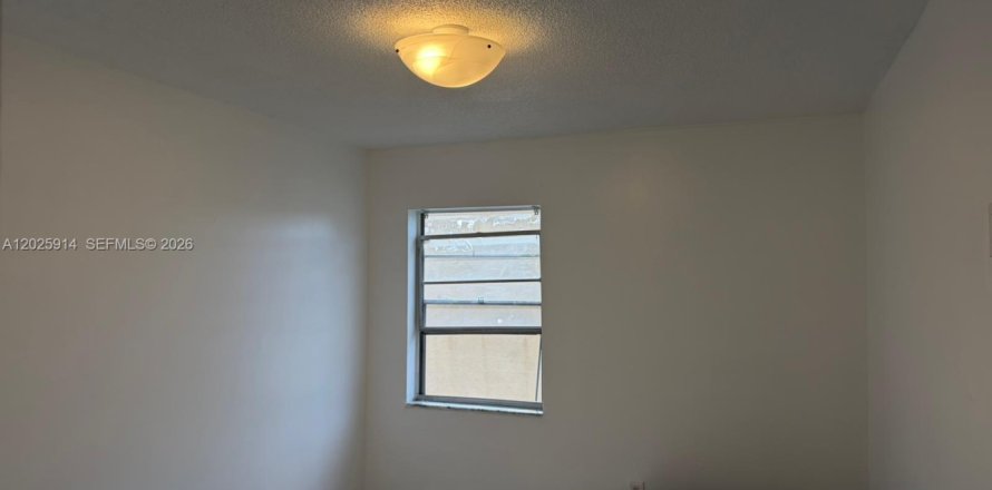 Condo in Miami, Florida, 1 bedroom № 2257487