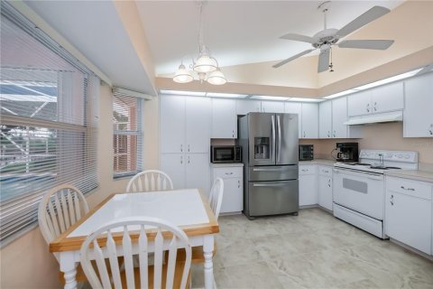 House in Port Charlotte, Florida 3 bedrooms, 130.16 sq.m. № 1835120 - photo 16