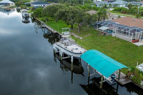 House in Port Charlotte, Florida 3 bedrooms, 130.16 sq.m. № 1835120 - photo 2