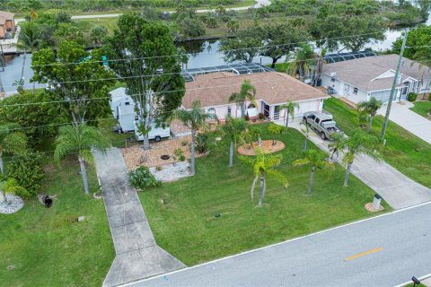 House in Port Charlotte, Florida 3 bedrooms, 130.16 sq.m. № 1835120 - photo 4