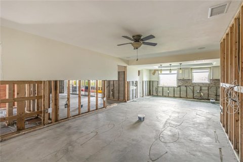 House in Tarpon Springs, Florida 3 bedrooms, 221.85 sq.m. № 1529377 - photo 16