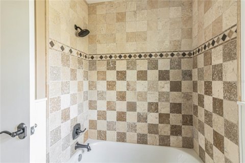House in Tarpon Springs, Florida 3 bedrooms, 221.85 sq.m. № 1529377 - photo 15