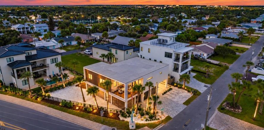 Villa ou maison à New Smyrna Beach, Floride 3 chambres, 217.02 m2 № 2388530