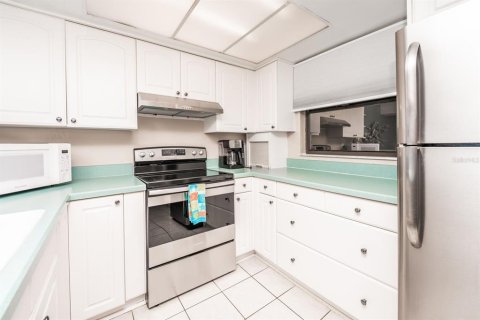 Condo in New Smyrna Beach, Florida, 1 bedroom  № 1448158 - photo 8