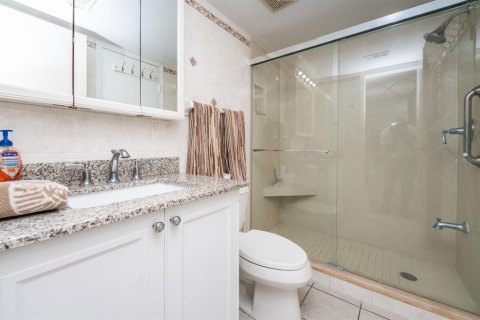 Condo in New Smyrna Beach, Florida, 1 bedroom  № 1448158 - photo 11