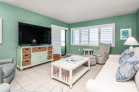Condo in New Smyrna Beach, Florida, 1 bedroom  № 1448158 - photo 2