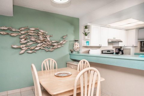 Condo in New Smyrna Beach, Florida, 1 bedroom  № 1448158 - photo 5