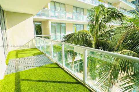 Condo in Miami, Florida, 1 bedroom  № 1875163 - photo 20