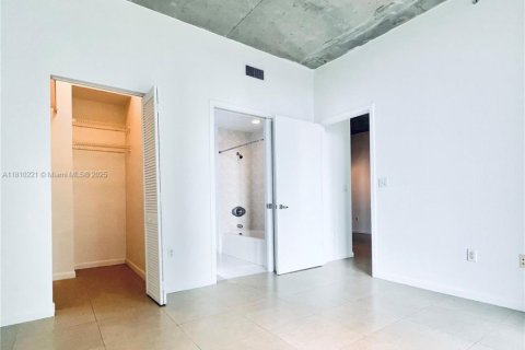 Condo in Miami, Florida, 1 bedroom  № 1875163 - photo 17