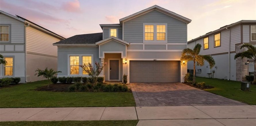 House in Davenport, Florida 8 bedrooms, 374.95 sq.m. № 1856399