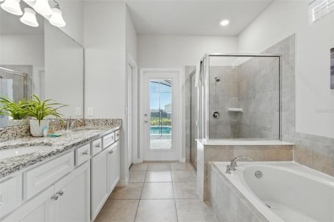 House in Davenport, Florida 8 bedrooms, 374.95 sq.m. № 1856399 - photo 19