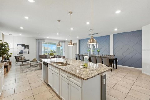 House in Davenport, Florida 8 bedrooms, 374.95 sq.m. № 1856399 - photo 7
