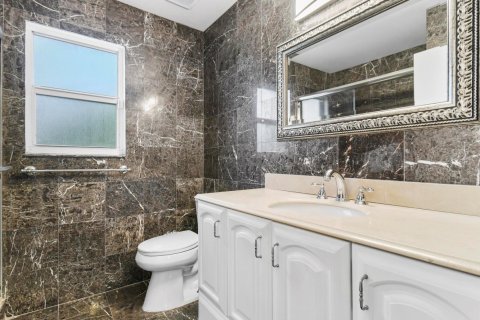 Снять в аренду виллу или дом в Бока-Ратон, Флорида 1 комната, 268.67м2, № 2147386 - фото 26