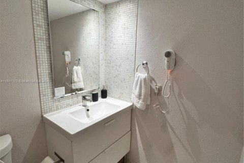 Copropriété à louer à Sunny Isles Beach, Floride: 33.44 m2 № 1850507 - photo 15