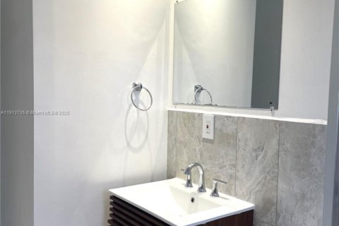 Appartement à louer à Miami, Floride: 2 chambres, 78.97 m2 № 1968470 - photo 5