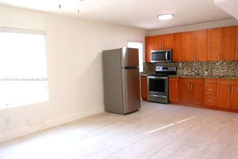 Appartement à louer à Miami, Floride: 2 chambres, 78.97 m2 № 1968470 - photo 2