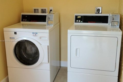 Appartement à louer à Miami, Floride: 2 chambres, 78.97 m2 № 1968470 - photo 14